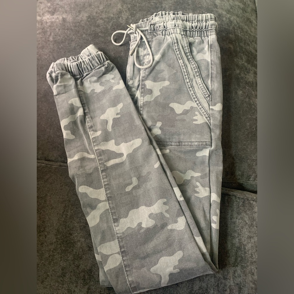 American Eagle pants